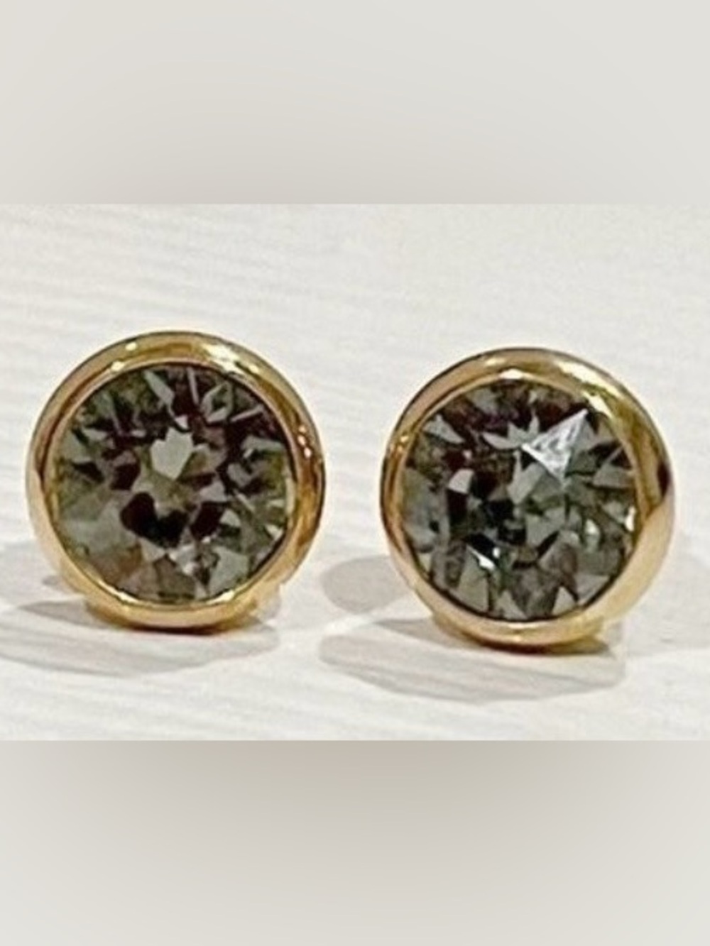 Gold Tone Round Stud Earrings with Grey Hematite Style Stone